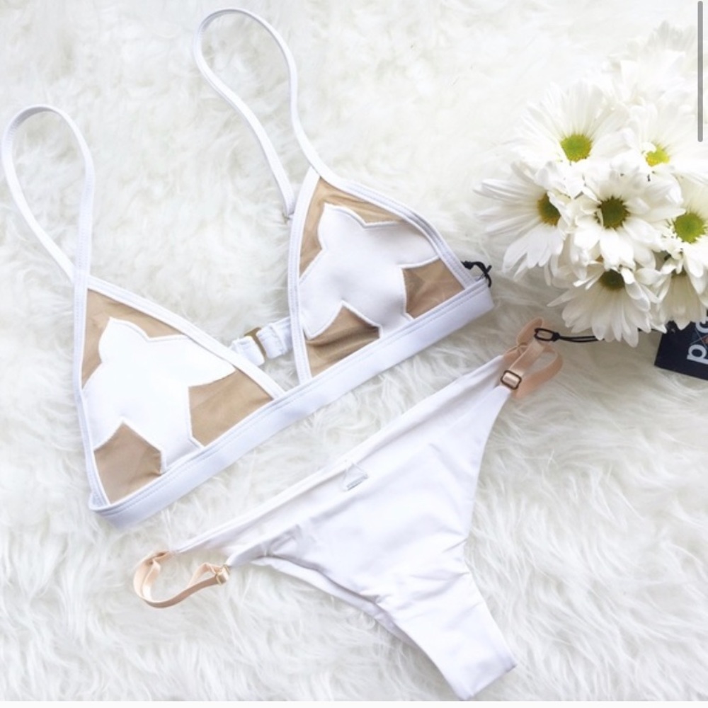 Pacific driftwood - The Doves top & white bottoms